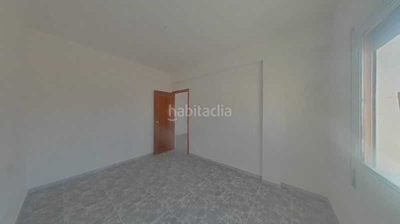 Foto 28ab0b37-508a-4606-abaa-17a93a090d8d. Pis a Baza