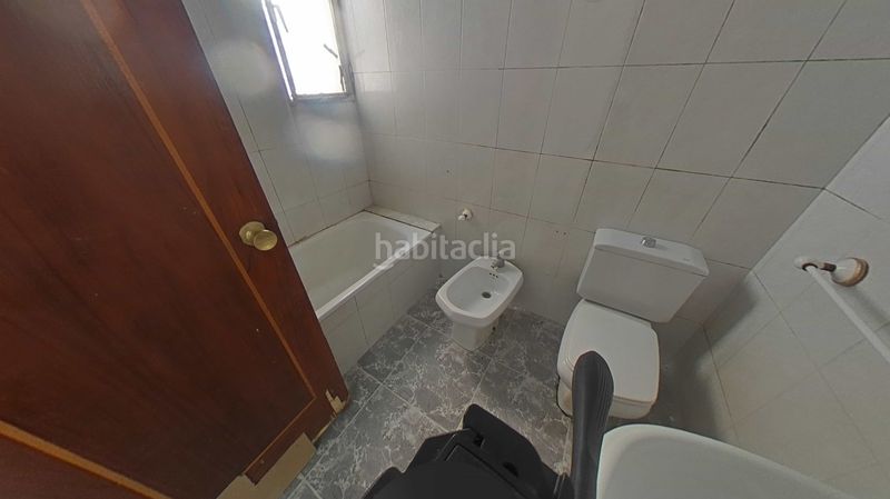 Foto 2faaeb8c-341a-438e-b92a-159decfe5e9a. Pis a Baza
