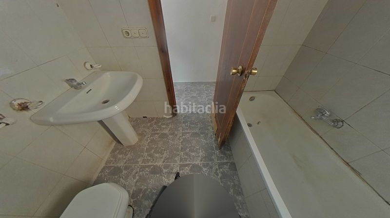 Foto efefd5c9-d075-46d7-9c5f-43c50f1c6bb7. Pis a Baza