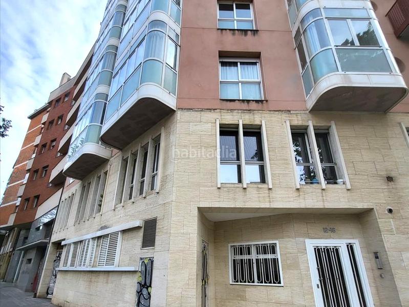 Foto d01b5185-b36e-421e-9f71-a596e18607ad. Car parking in El Parc i la Llacuna del Poblenou Barcelona