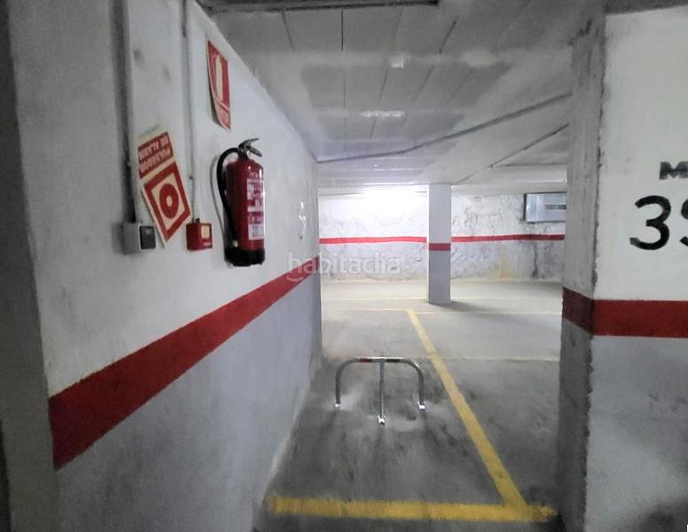 Foto eb322edd-e284-4ee3-b76d-a4934c205c37. Car parking in El Parc i la Llacuna del Poblenou Barcelona