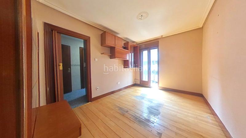 Foto c2ce2bad-e914-4c9a-92bc-ec62a9c67b7c. Flat with heating in Centro Barakaldo