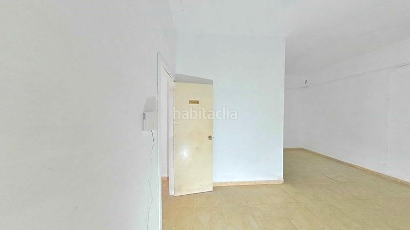 Foto 33f33d7e-0843-459b-a47b-390a7bf81d89. Local comercial a Xúquer Terrassa