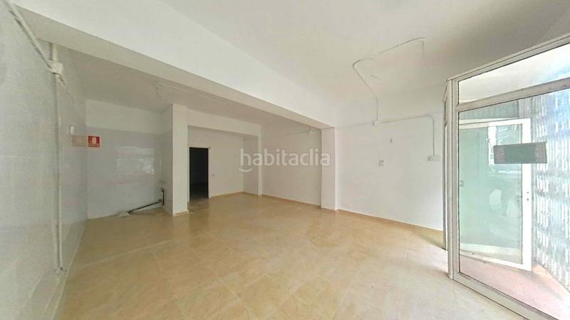 Foto 4574283b-da5d-4d68-80fe-741a3d5dc055. Local comercial a Xúquer Terrassa