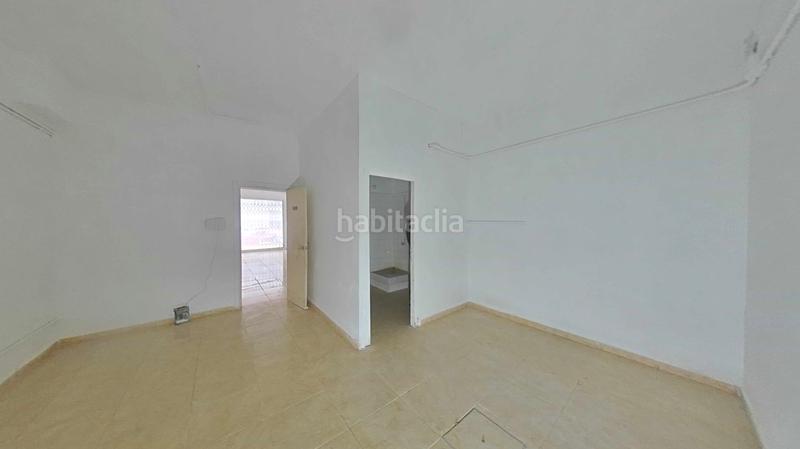 Foto 83e292aa-d9c1-424a-acb7-c71e14340bb6. Local comercial a Xúquer Terrassa