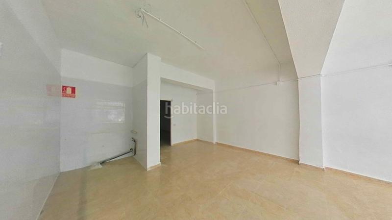 Foto fae02362-90bf-49d8-8c94-622ed0c28ca6. Local comercial a Xúquer Terrassa