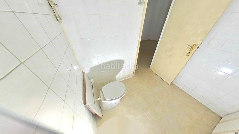 Foto f343441e-a94f-43f4-8285-08bbe3c2f9e0. Local commercial dans Xúquer Terrassa