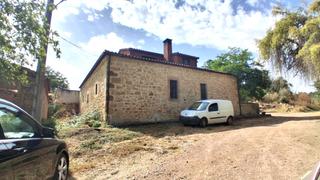 House  Santibañez rio