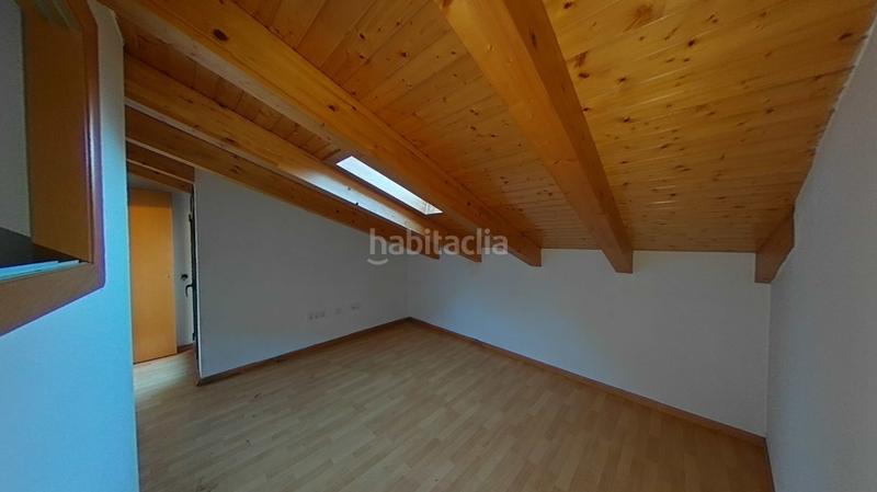 Foto c99893bf-083e-4c76-af0e-028f20de100e. Zweistöckige wohnung mit heizung in Navarcles