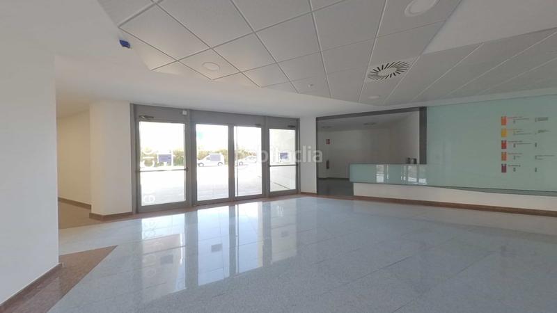 Foto f974e2c4-95ea-4960-ae53-49d8ca9acc79. Bureau dans Garrapinillos Zaragoza