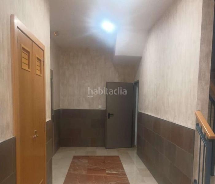 Foto 09d566c6-aa8b-4aa8-9fbf-4c808616263d. Aparcament cotxe a Almansa