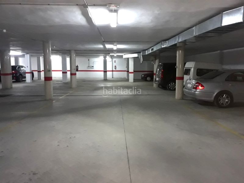 Foto 690d3e6b-353d-45d1-8601-01b40d094a86. Aparcament cotxe a Almansa