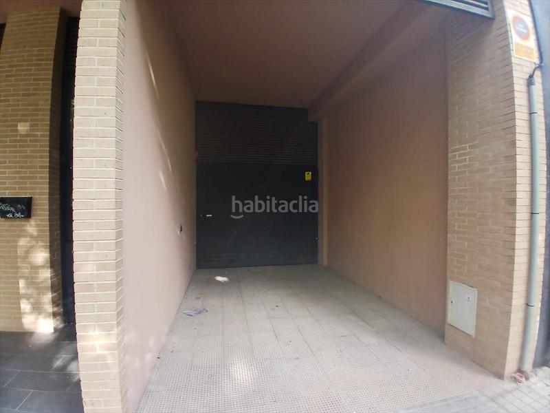 Foto d1b8d4dc-1785-42e4-8761-8f539a7899ca. Aparcament cotxe a Almansa