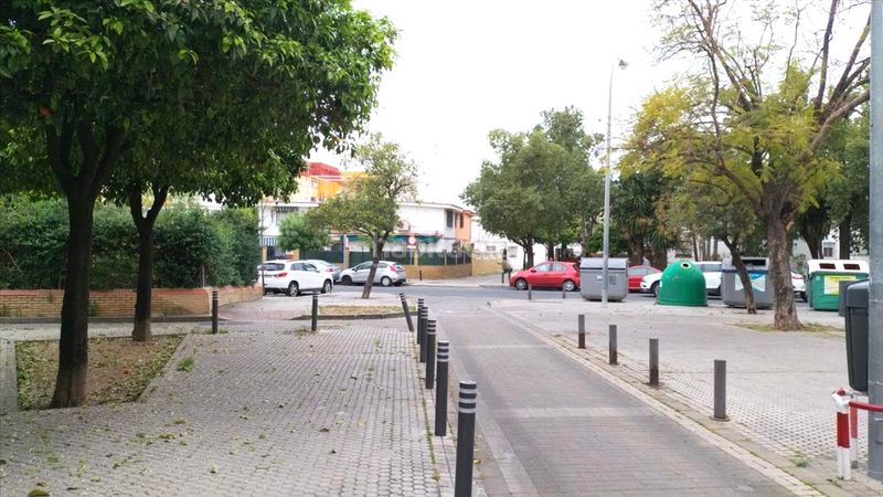Foto b2cb3b28-0de4-41bb-80fa-4ea5f60761f6. Casa a Juan XXIII - Rochelambert Sevilla