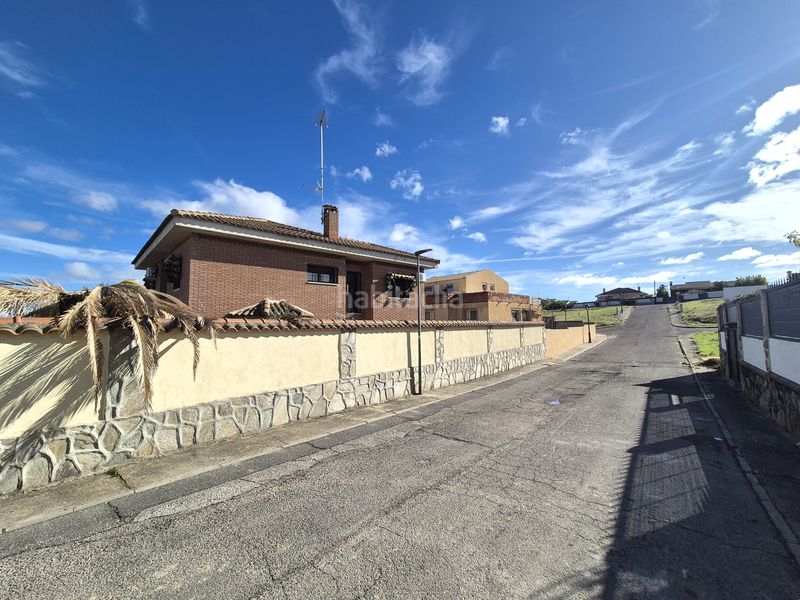 Foto a41264ad-25c3-4e7e-9391-9f804fefd326. Casa a Méntrida