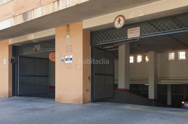 Foto fca1f496-8eab-41c5-b905-68eff32c0534. Parking coche en El Consul - Ciudad Universitaria - El Romeral Málaga