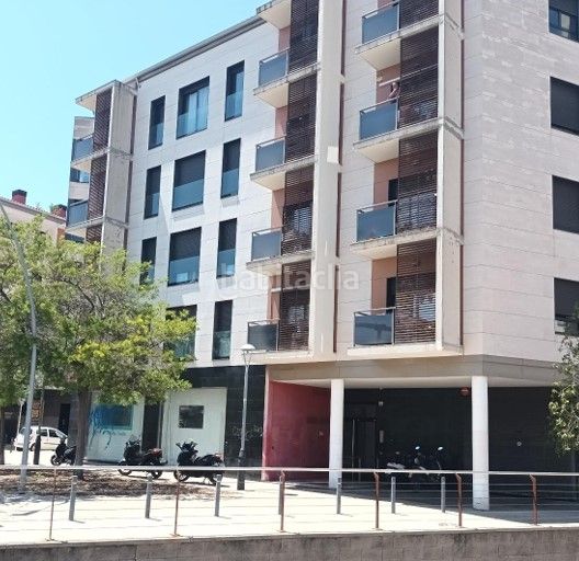 Foto 033b52aa-a581-4681-bff7-b0023b276acf. Aparcament cotxe a Centre Castelldefels