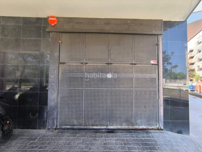 Foto 7ee2e2ef-248d-465a-9bd0-4045f720aa26. Aparcament cotxe a Centre Castelldefels