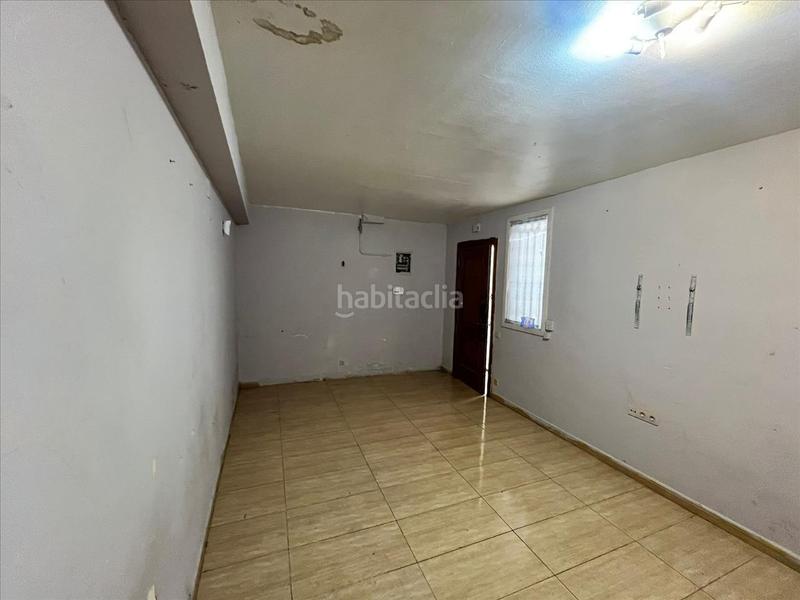 Foto d9512ccb-d4be-4ea9-a660-20e8ae57555e. Local comercial en Lloreda Badalona