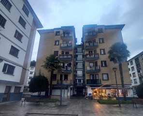 Pis  Calle santa cruz