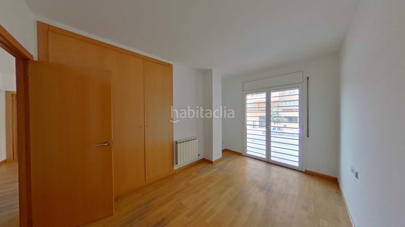 Foto 014928e8-62e6-4ee3-b53f-18a39919bdda. Pis amb aparcament a Covadonga Sabadell