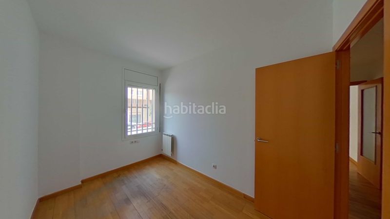 Foto a3acffa1-215f-45d4-b989-68beb56ddb8f. Pis amb aparcament a Covadonga Sabadell