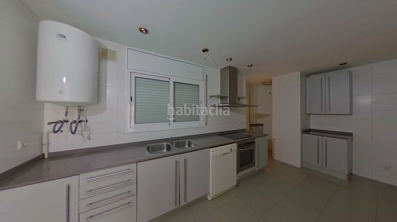 Foto a3bd7ff9-c8e5-4db5-906f-d8b58c297eff. Pis amb aparcament a Covadonga Sabadell