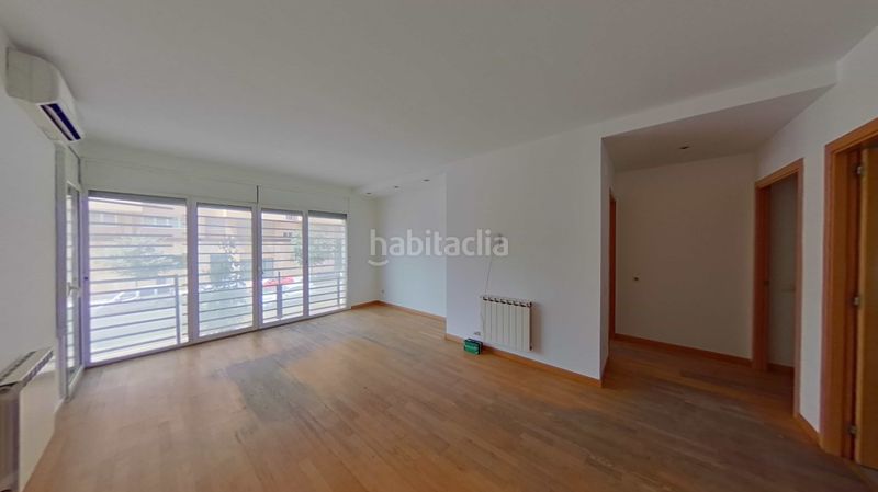 Foto f11dc7f9-2881-4e84-a82a-881261ee789d. Pis amb aparcament a Covadonga Sabadell