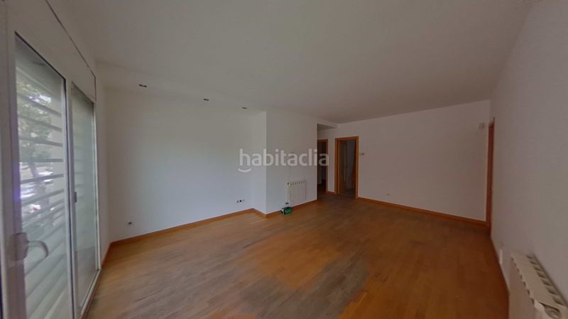 Foto fc049514-775f-471a-ad69-2ff67510d834. Pis amb aparcament a Covadonga Sabadell