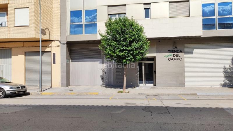 Foto 3ce1c038-e4c1-4613-8864-ca3c83aaf292. Parking voiture dans Requena