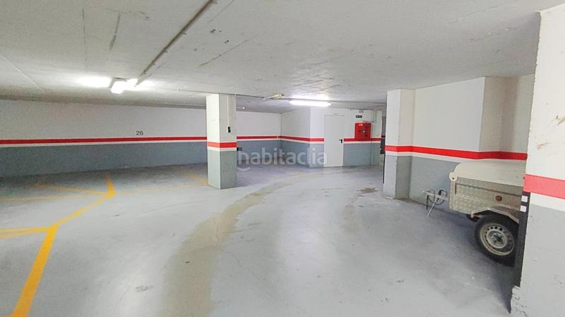 Foto 4e877386-7193-4532-bd4a-05a73807fe2d. Parking voiture dans Requena