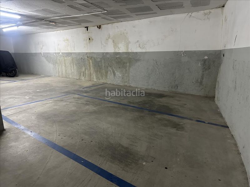 Foto adcdff3d-b550-4f7b-8985-ba231c56bd8b. Aparcament cotxe a Nucli Urbà Esparreguera