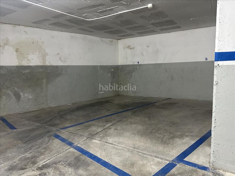 Foto df305f64-9b9b-44f4-a67b-a2b529881dc6. Aparcament cotxe a Nucli Urbà Esparreguera