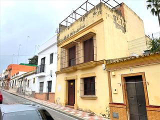 Casa adossada a Santa Eufemia