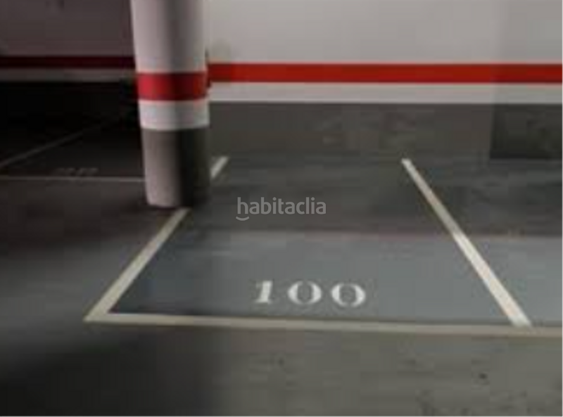 Foto 04c11e55-be3a-4c61-88fd-3e1fb569c1c9. Parking voiture dans Oliva pueblo Oliva