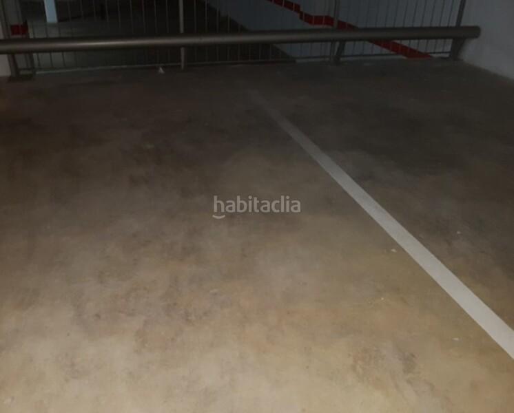 Foto c4021483-c12c-4532-b5e2-2c9911c79896. Car parking in Les Planes Sant Joan Despí