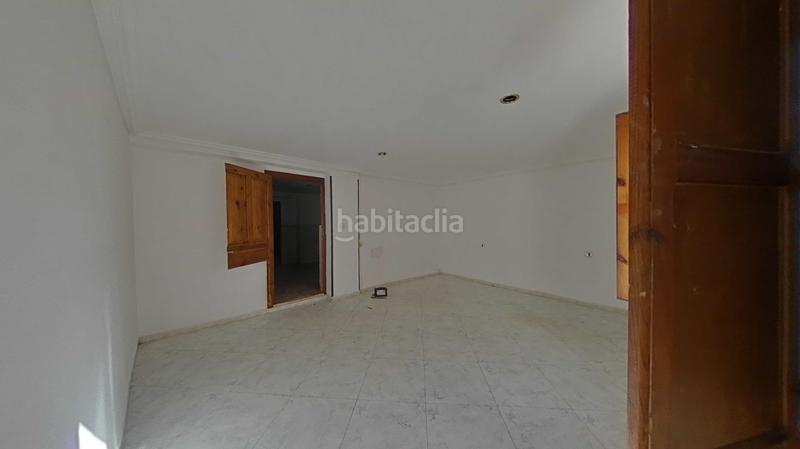 Foto 033118af-7c18-4d0b-8c4c-142d9f424cc5. Casa adossada a Autol
