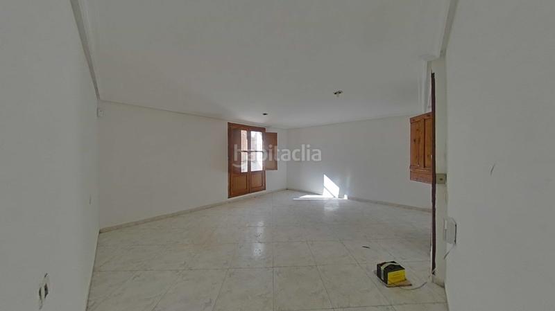 Foto 4cbf98e1-c0e6-418d-8bd8-d83d3c836b28. Casa adossada a Autol