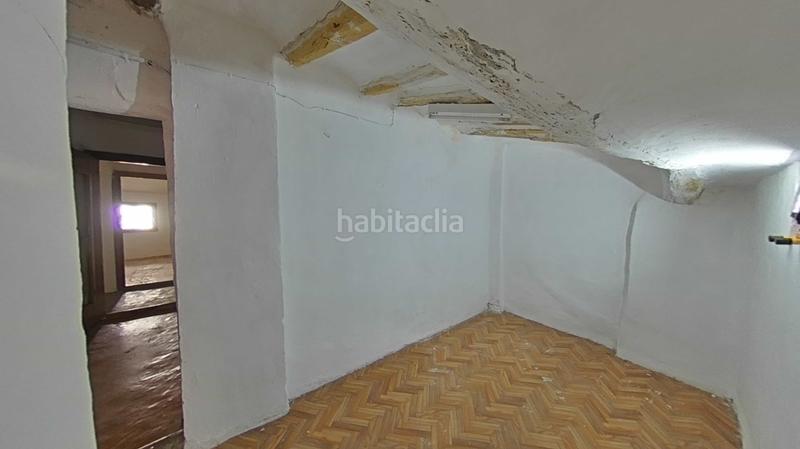 Foto 674f5584-ac1a-4619-959e-d26cd2604e8f. Casa adossada a Autol