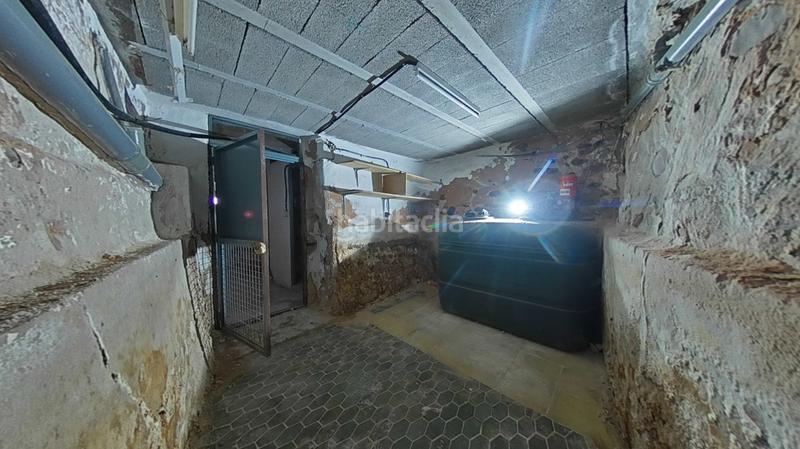 Foto bcf49098-2089-4a0d-9848-44d98384b099. Casa adossada a Autol