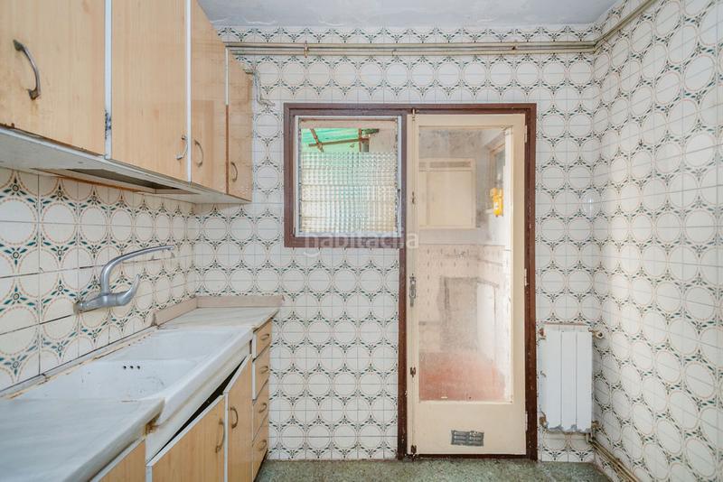 Foto a80c3bbd-0927-47ea-8a0d-35b0f6553386. Etagenwohnung in Centre Salt