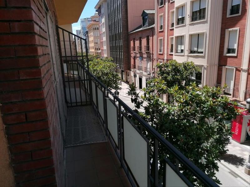 Foto fd423942-ca81-480d-b73e-1f2db9a5c365. Piso en Centro Ponferrada
