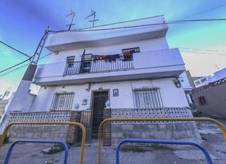 Pis  Calle andalucia 213 portal 213 escalera 1 planta bajo puerta 1
