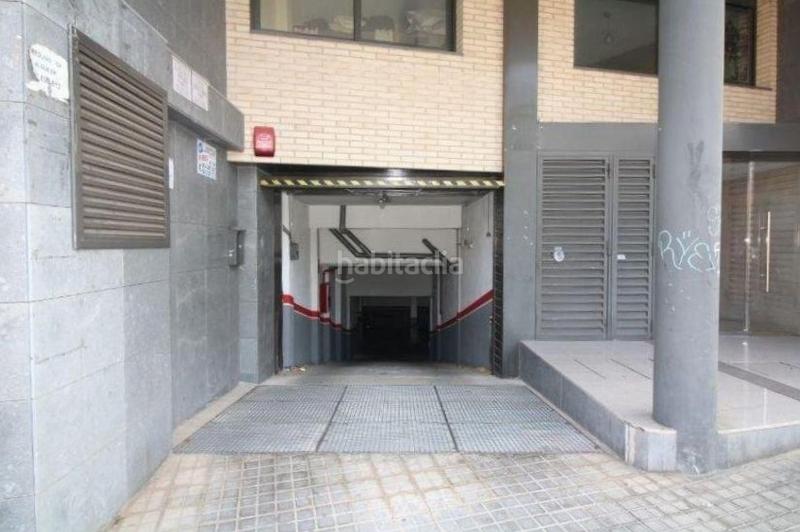 Foto 6ecfee02-c455-418d-9517-37a6f7d7d402. Parking voiture dans Marianao Sant Boi de Llobregat