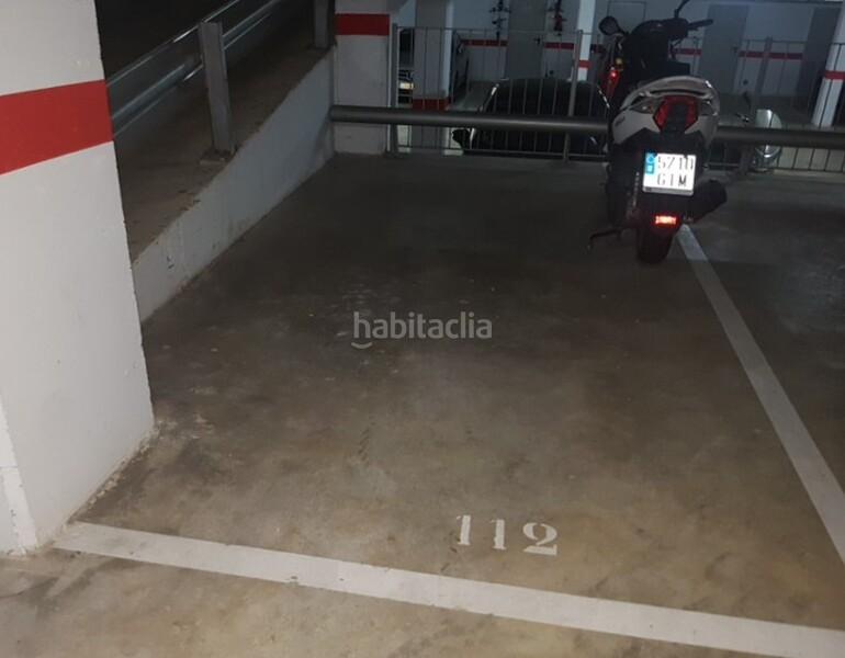 Foto ec6bc5b1-516d-4f8c-8fd7-d3a2e04f2555. Car parking in Les Planes Sant Joan Despí