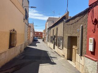 Pis  Calle rioja 20 portal 28   puerta 0