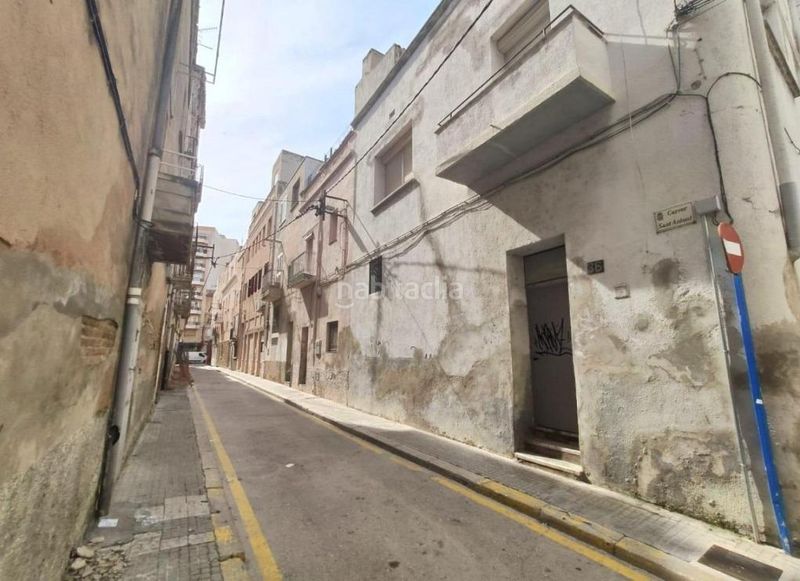 Foto ab8e9c4c-5503-43e7-a6af-d1f9f13fbe53. Casa a Casc Antic Amposta