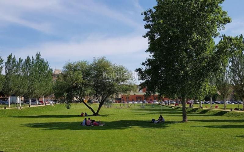Foto bf3e2886-fa4d-4bd0-954b-ad297d4ea788. Terreny residencial a Centre Salt