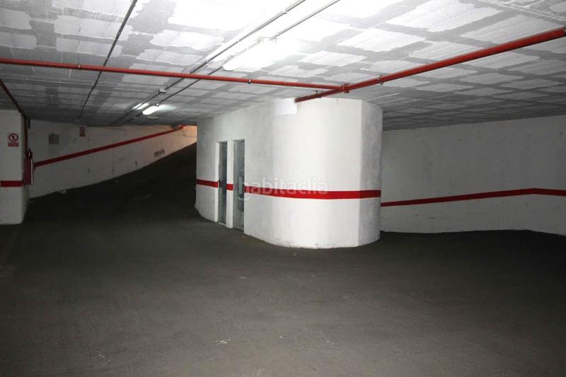 Foto a1b1def0-5b90-481a-8c07-7d2bf9a8790e. Autoparkplatz in Turre