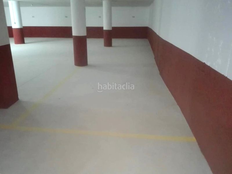 Foto eb4a8b22-5076-4612-ac4b-12c58ba5305f. Car parking in Puerto Lumbreras